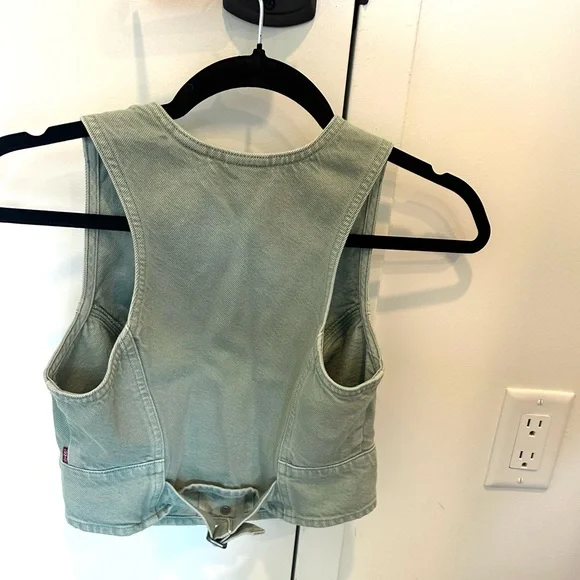 Levi's Cropped Denim Vest - Picture 2 of 3